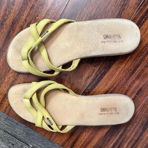 GH Bass & Co Sunjuns | Leather Strappy Green Flat Thong Sandals